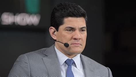 Tedy Bruschi: ESPN analyst, ex-Patriots LB recovering after stroke