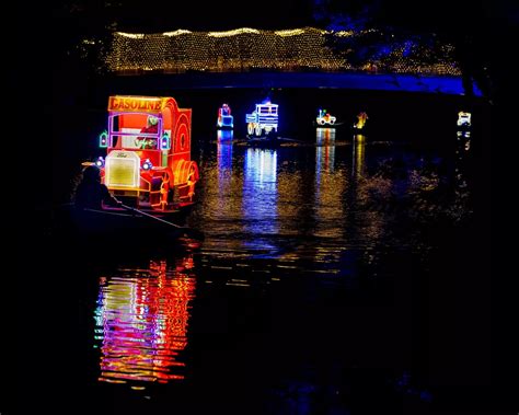 Matlock Bath Illuminations 2023: Photos show stunning displays as thousands turn out ...