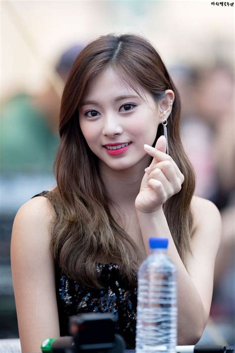 You'll Believe TWICE's Tzuyu Invented Visuals After Seeing These Stunning HD Photos - Koreaboo