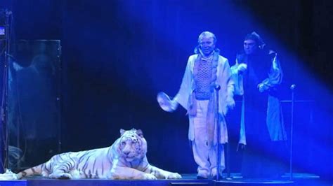 Video Siegfried and Roy say 'goodbye' on their own terms with final ...