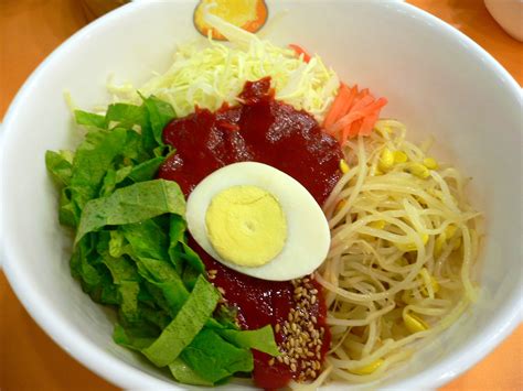 File:Korean.food-Bibimbap-01.jpg - Wikimedia Commons