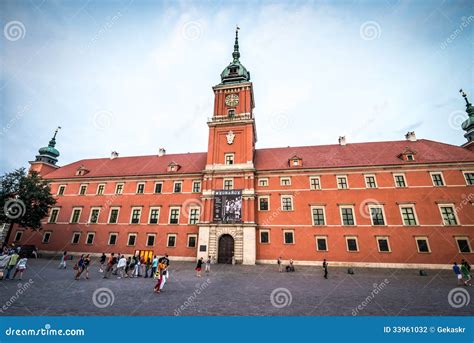 Castle Square in Warsaw editorial photography. Image of poland - 33961032