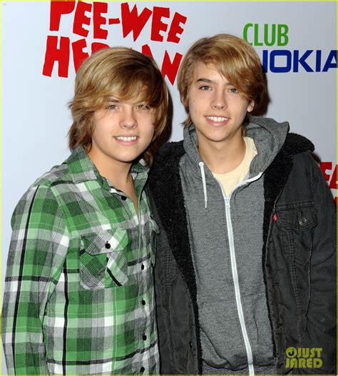 Dylan Sprouse Doesn't Watch Brother Cole's Show 'Riverdale': Photo 4005433 | Cole Sprouse, Dylan ...