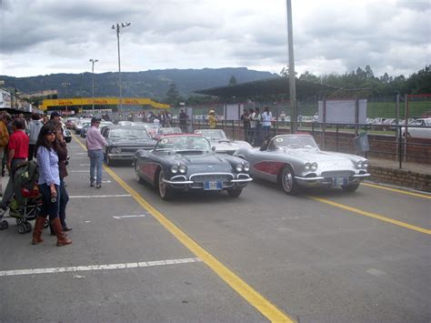 Colombia-2011: More Antique Cars-Bogota, Colombia