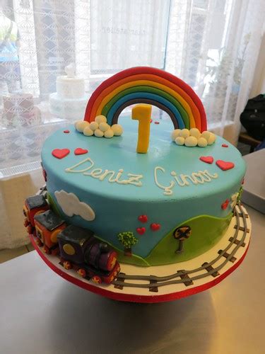 CAKE Amsterdam: Rainbow Train Cake