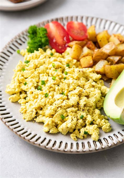 Simple Tofu Scramble (Quick + Easy Recipe) - The Simple Veganista