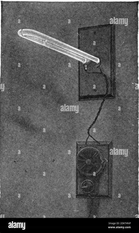 Cooper Hewitt's mercury vapor lamp, the forerunner of the fluorescent lamp Stock Photo - Alamy