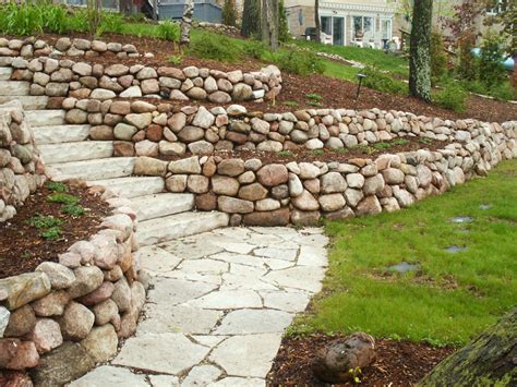 Retaining Walls and Outcroppings - Treetops Landscape Design Inc.