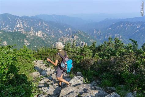 South Korea Travel – Hiking in Seoraksan National Park