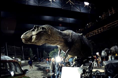 T. Rex animatronic on set of Jurassic Park | Jurassic park 1993, Jurassic world, Park pictures