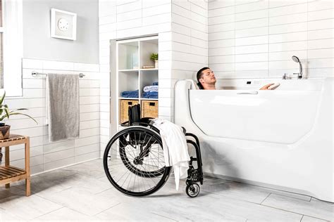 Assisto bathtub with door – For people with reduced mobility