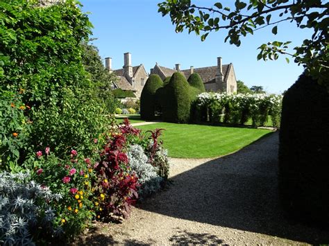 Great Chalfield Manor © Philip Halling cc-by-sa/2.0 :: Geograph Britain ...