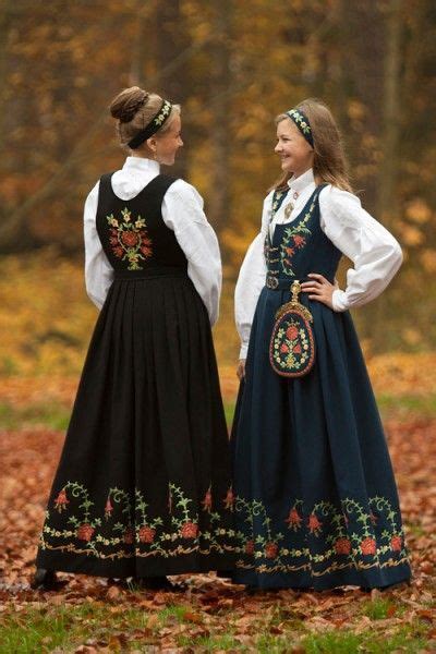 Løkendrakt from Aurskog-Høland, Akershus- Norway #traditionaldresses ...