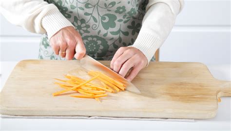 Knife skills: the julienne cut - Yuppiechef Magazine