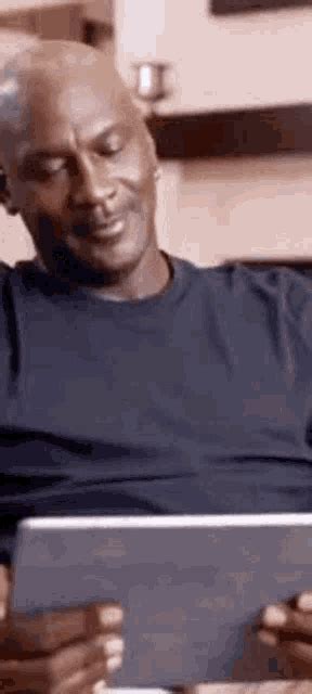 Laughing Michael Jordan GIF - Laughing Michael Jordan Lol - Discover ...