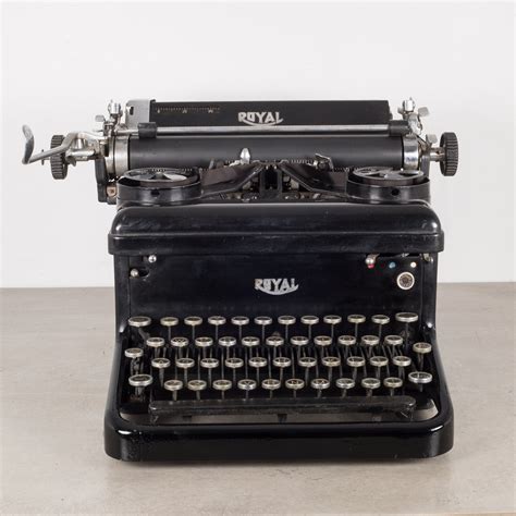 Antique Royal Typewriter c. 1930s | S16 Home