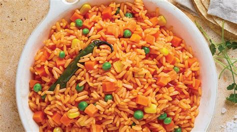 Como hacer arroz rojo con chiles: receta casera súper fácil