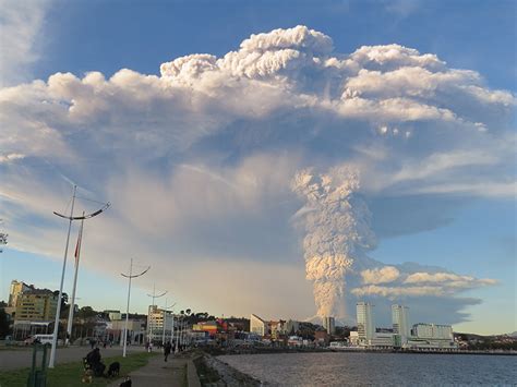 Volcanic Lightning Could Aid Hazard Response During Eruptions - Eos