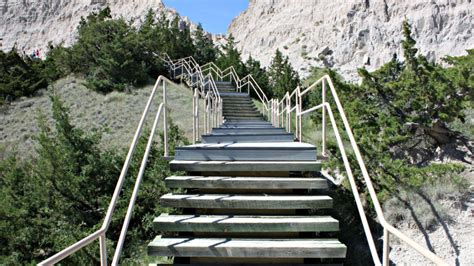 Top 5 Hiking Trails in Badlands National Park – Black Hills Visitor