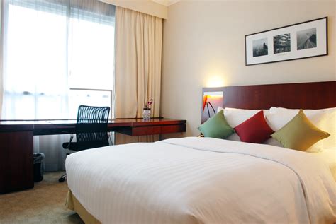 File:Executive Premier Room - Novotel Century Hong Kong Hotel.jpg - Wikimedia Commons