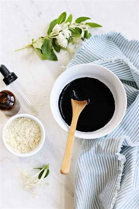 3 DIY Blackhead Masks To Unclog Your Pores Like Magic | Hello Glow