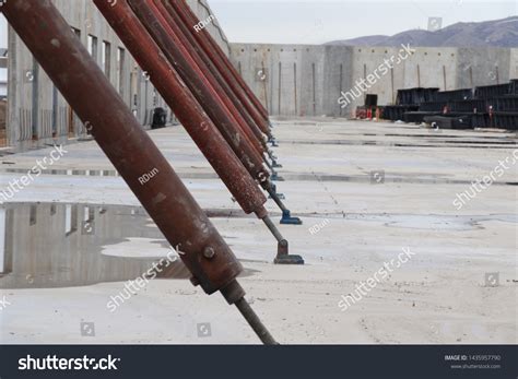 490 Concrete tilt up construction Images, Stock Photos & Vectors | Shutterstock