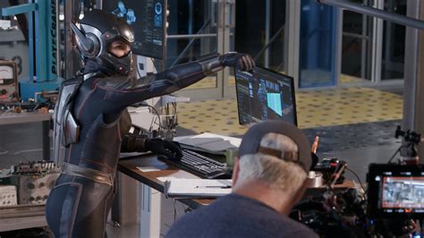 ANT-MAN AND THE WASP Behind-The-Scenes Photos Reveal New Shots Of Ghost ...