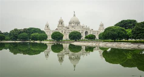 Victoria Memorial with the Park in Kolkata, India Editorial Stock Image ...