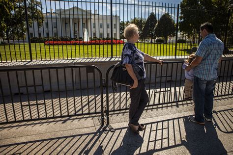 Secret Service Erects Extra Fence Around White House | TIME