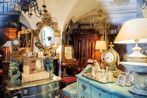 Antique stores in NYC for vintage finds and retro clothes