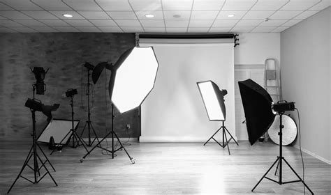 A Guide to Studio Lights in Photography | PetaPixel