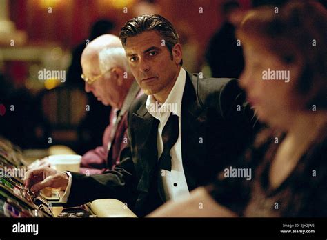 GEORGE CLOONEY, OCEAN'S ELEVEN, 2001 Stock Photo - Alamy