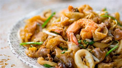 Quick Fried Kuey Teow Recipe | MAGGI® Malaysia