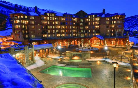 9 Best VERIFIED Pet Friendly Hotels in Park City with Weight Limits & Pet Fees