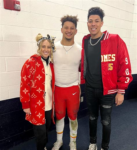 Patrick Mahomes’ Wife Brittany and Brother Jackson Cheer Him on at Kansas City’s NFL Opener