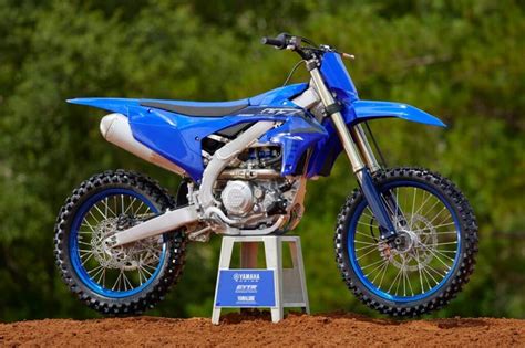 Premières images de la toute nouvelle Yamaha YZ450F 2023 ! - MX2K