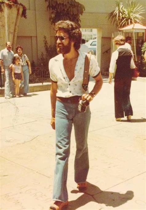 40 Cool Men Snaps That Defined the 1970s Male Fashion | Vintage News Daily