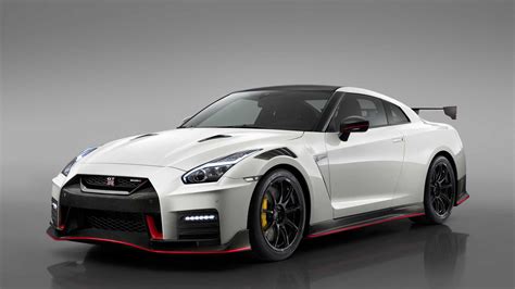 2020 Nissan GT R Nismo Overview | UAE - YallaMotor