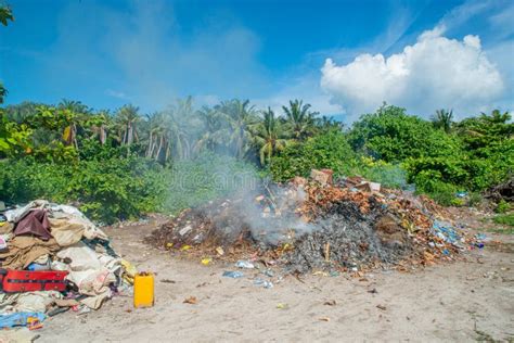 983 Rubbish Dump Fire Stock Photos - Free & Royalty-Free Stock Photos ...