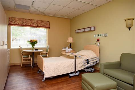 Video Tour & Photo Gallery | Life Care Center of Elyria