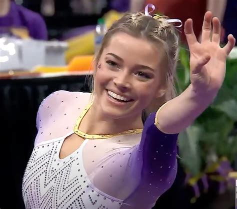 LSU Gymnast Olivia Dunne Goes Viral For Flexibility Following Her Floor ...