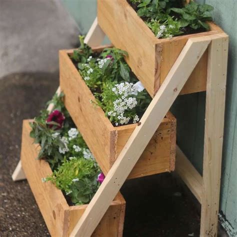 Multi-Level Cedar Planter Box — Homebnc