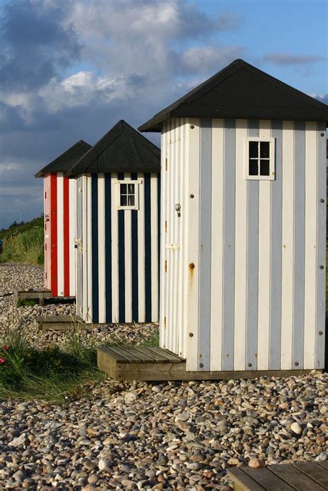 Beach huts for the summer journey free image download