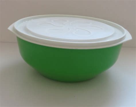 1980s Large RUBBERMAID Mixing Bowl With Lid Green White 6 Quart Bowl Fix and Mix Bowl Parties ...