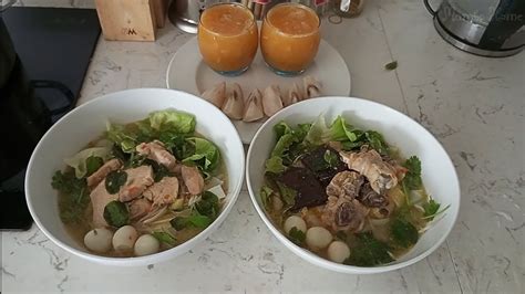 Mỳ Quảng - A Vietnamese soup! - YouTube