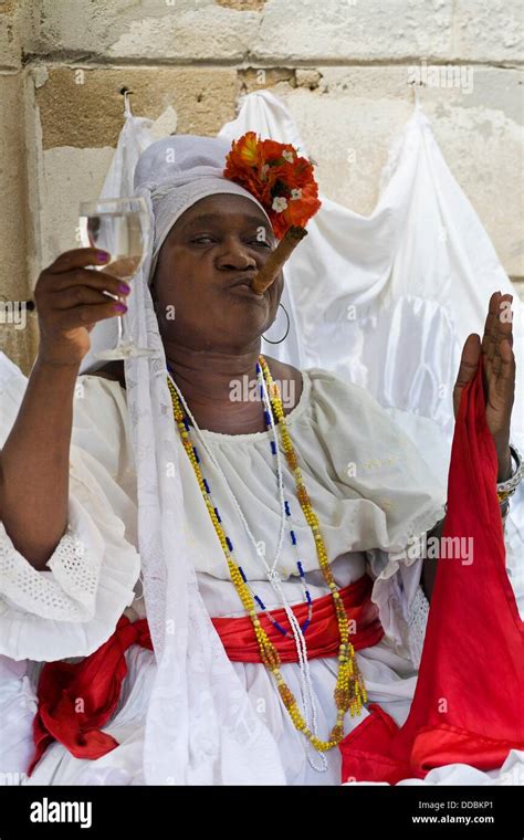 Santera cubana Fotos e Imágenes de stock - Alamy