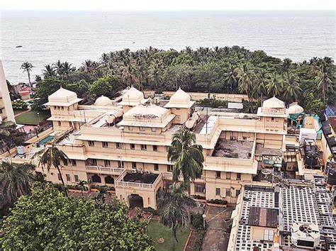 Cyrus Poonawalla's Lincoln House buy hits a hurdle | Business Standard News