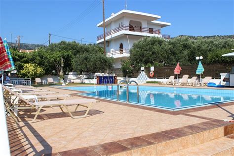 Hotel Triton Pool: Pictures & Reviews - Tripadvisor