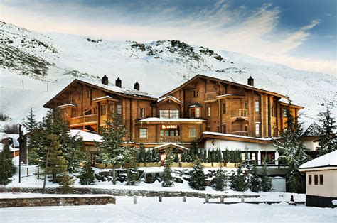 Así era el lujoso ‘lodge’, el hotel de madera de sierra nevada reducido ...