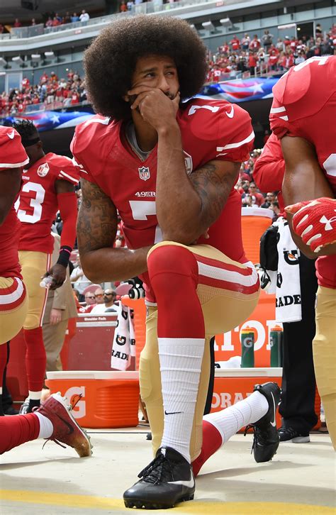 Colin Kaepernick Kneeling In National Anthem - 2040x3125 Wallpaper ...